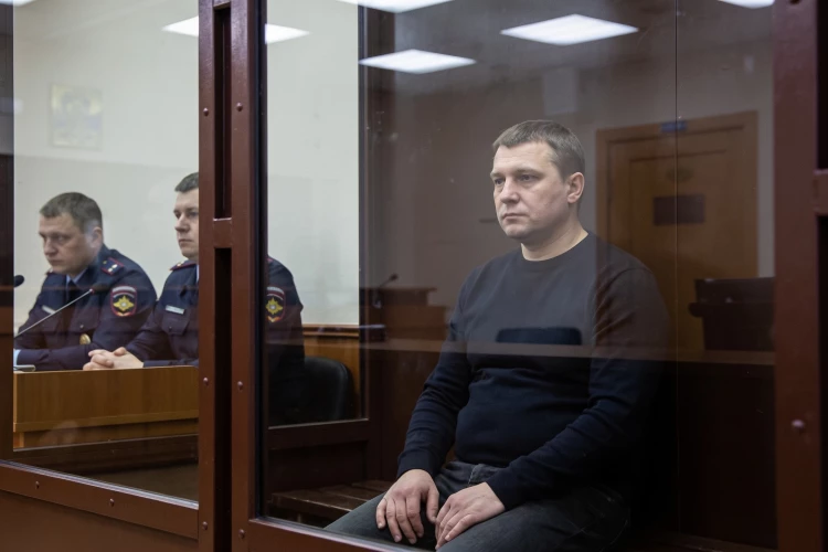 Суд Петербурга отправил мужчину в СИЗО за фейки об армии