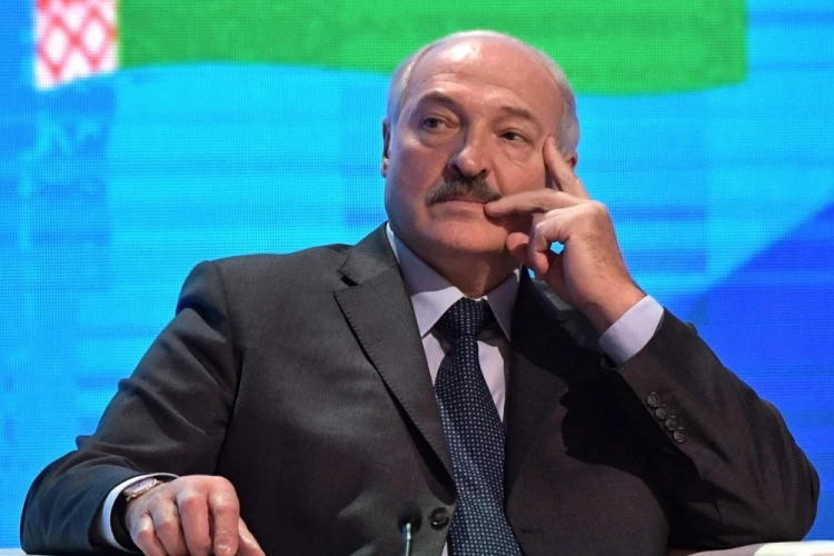 Лукашенко поручил отправлять на границу с Украиной плохо работающих граждан