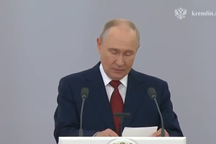 Путин назвал санкции против России рекордными по объему и бесполезности