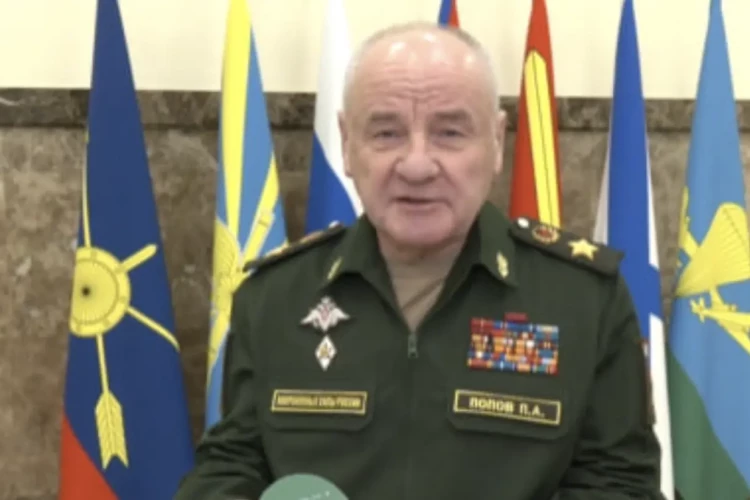 Суд почти в два раза сократил срок наказания для экс-замглавы Минобороны Попова