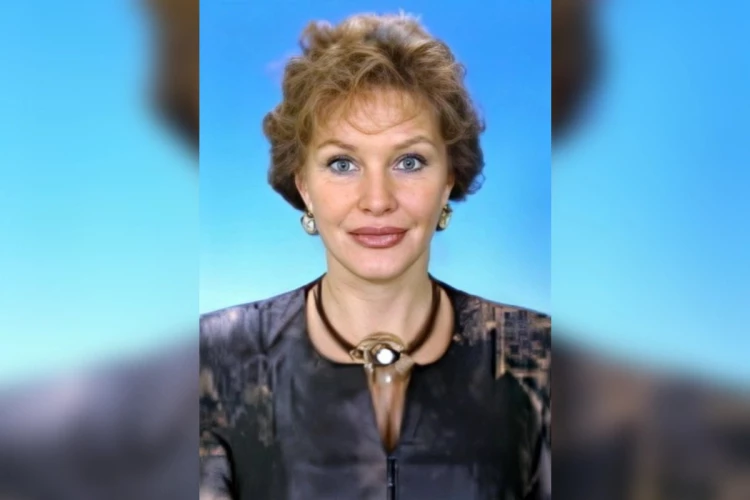 Елена Проклова показала свою дачу с прудами и необычными растениями