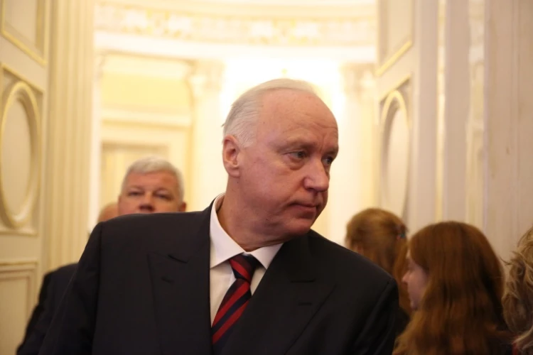 Бастрыкин ждет доклад о нападении группы подростков на прохожего в Мурино