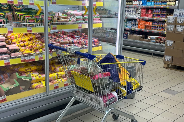В суд ушло дело грабителя, стащившего из магазина в Петербурге сыр, но не сумевшего сбежать