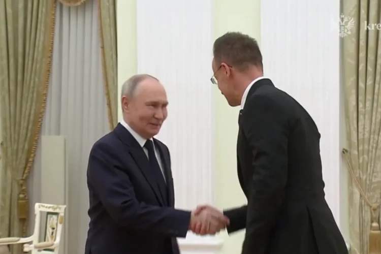 Против экс-главы МИД Венгрии Сийярто возбудили дело о взятках после его перехода в китайскую компанию