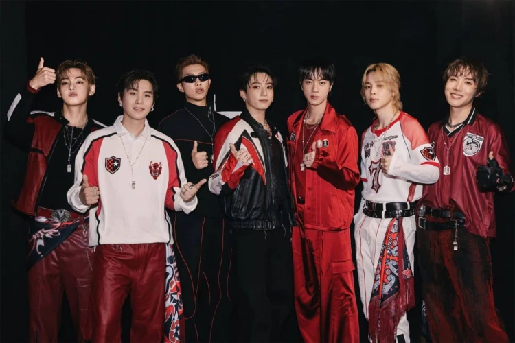 BTS побили свой же рекорд 7-летней давности в официальном чарте альбомов Великобритании с «ARIRANG»