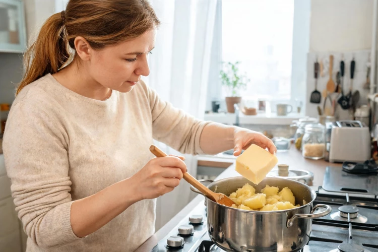 Пышное пюре даже на даче: чем заменить сразу и молоко, и сливочное масло