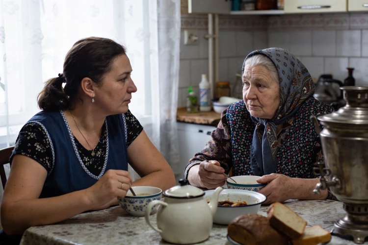 Тем, у кого пожилые родители: обязательно прочтите хотя бы раз в жизни мудрое стихотворение Дементьева — чтобы не пришлось жалеть
