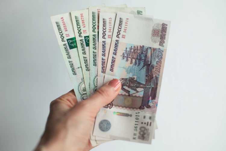Почти 2 900 или 4 800 рублей к пенсии: кому пересчитают выплаты в сентябре