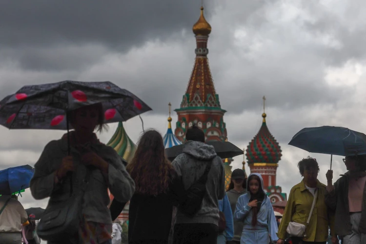 Конец лета будет крышесносным: нас ждут экстремальные дожди и осенний холод