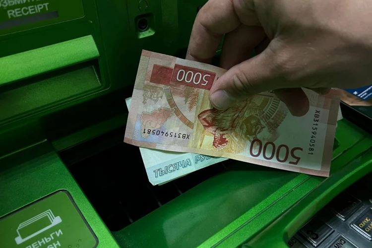 248 тысяч в месяц — и больше баллов уже не дадут: какая зарплата обеспечивает пенсионный максимум в 2026 году