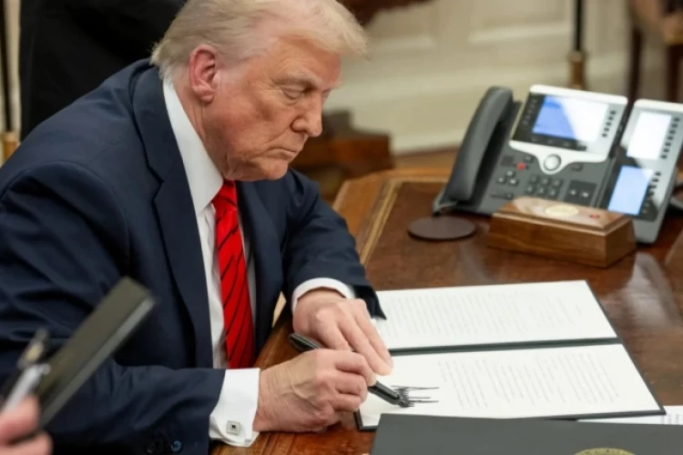 Трамп подписал закон о санкциях против России. Он затронет главных импортеров нефти