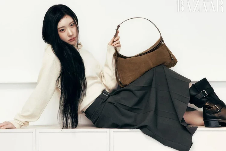 Чэрён из ITZY снялась для октябрьского Harper’s BAZAAR Korea в коллаборации с JOY GRYSON