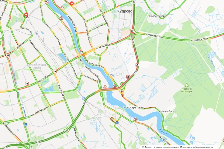 Водители Петербурга томятся в пробках на КАД до и после рассвета