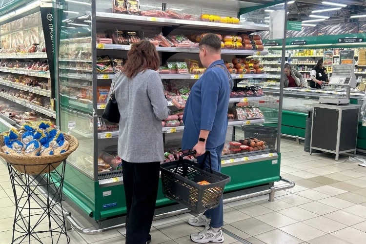 Срок годности заставляет покупателей считать еду полезнее
