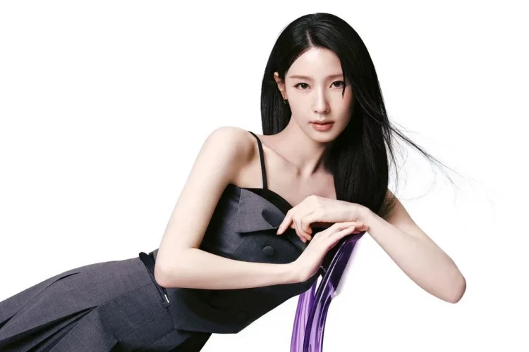 Миён из I-DLE украсила обложки Cosmopolitan Korea в коллаборации с BIOHEAL BOH
