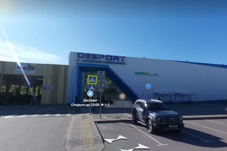 В Петербурге преемник французского «Декатлона» продал здание гипермаркета за 458 млн рублей